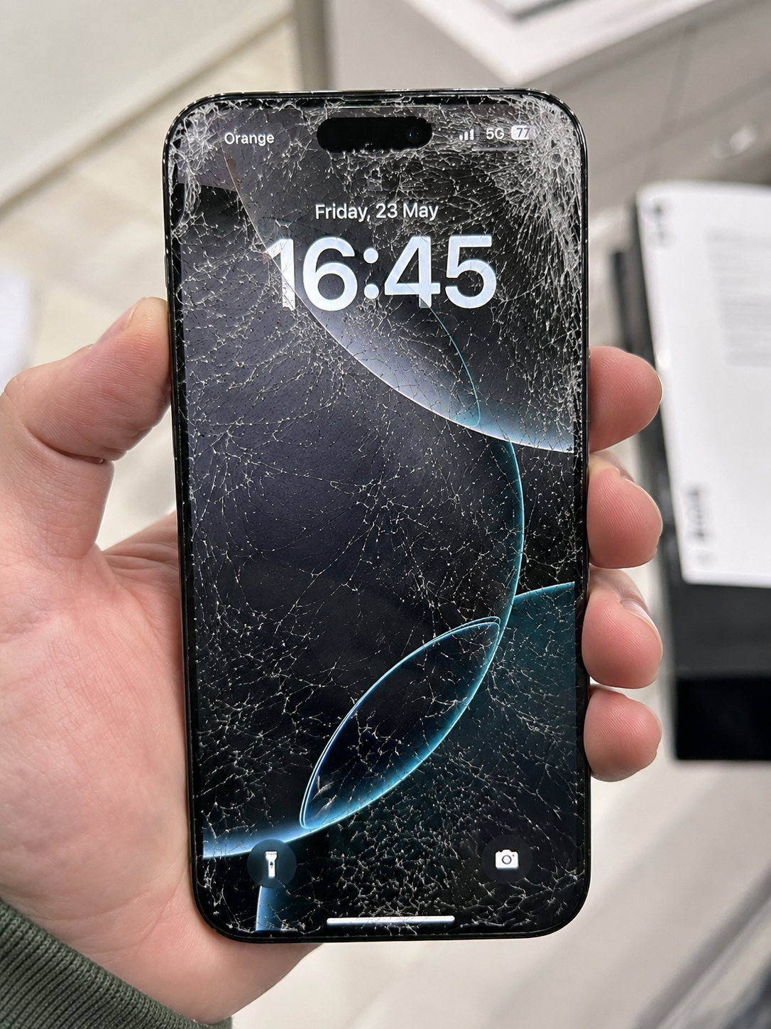 Ekran iPhone i Plasaritur
